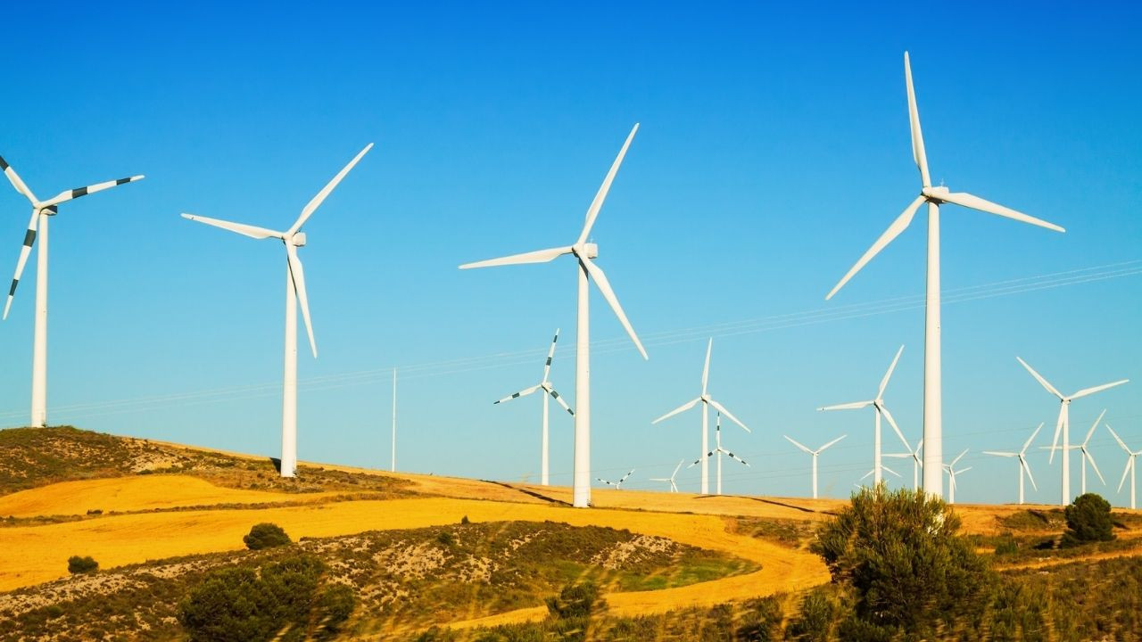elektrik üreten rüzgar türbinleri