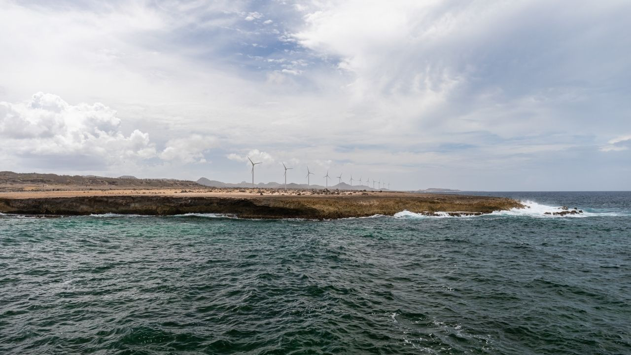 enerji üretebilen deniz dalgaları görünen deniz görseli